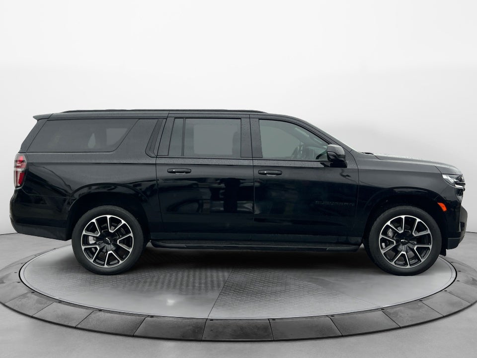 2023 Chevrolet Suburban 4WD RST