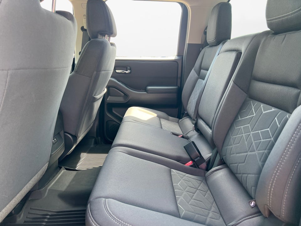 2025 Nissan Frontier Crew Cab SV 4x4